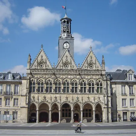 Privée : Jacuzzi + sauna + billard + jeux SO Saint-Quentin  Exterior foto
