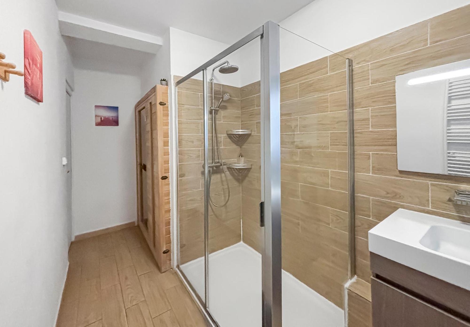Privée : Jacuzzi + Sauna + Billard + Jeux So