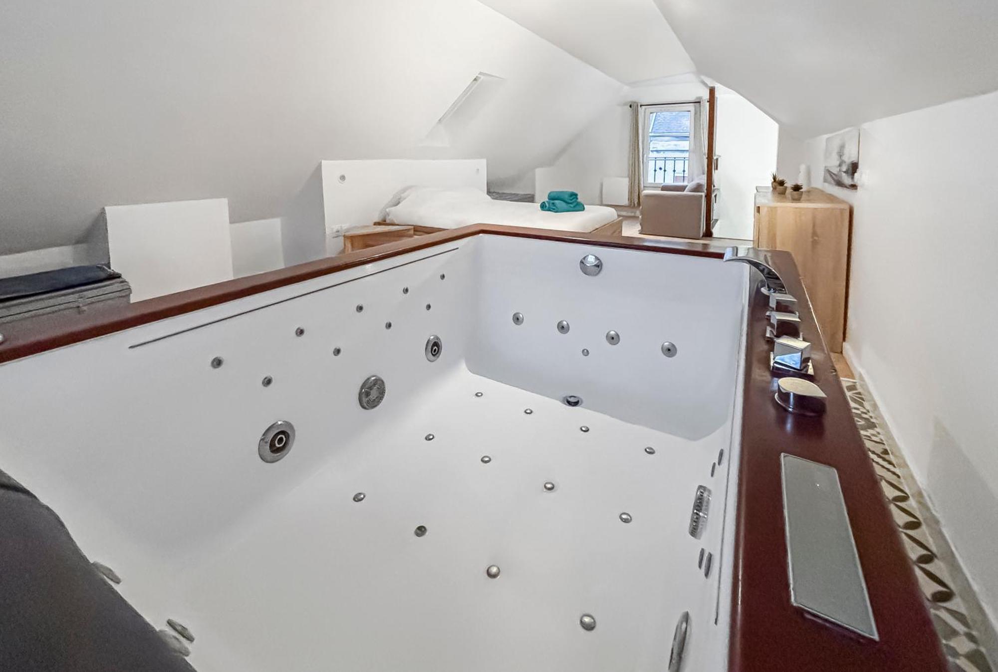 Hébergement de vacances Privée : Jacuzzi + Sauna + Billard + Jeux So
